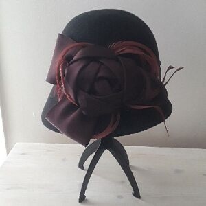 Scala Collezione Chocolate Brown Felt Cloche Hat w/Flower - Vintage Style Sample